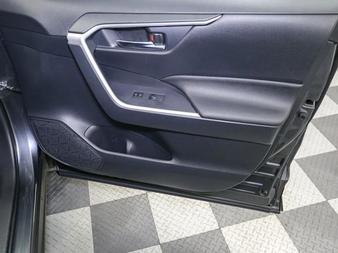 Used 2023 Toyota RAV4 SE image 21