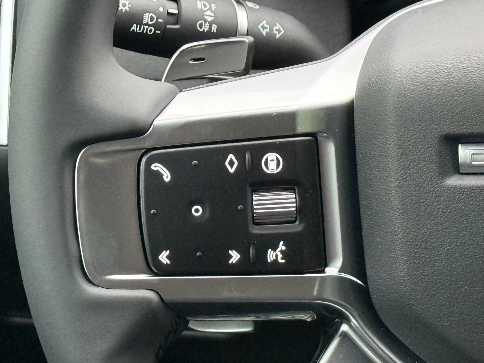 New 2026 Land Rover Discovery S AWD/4WD image 37