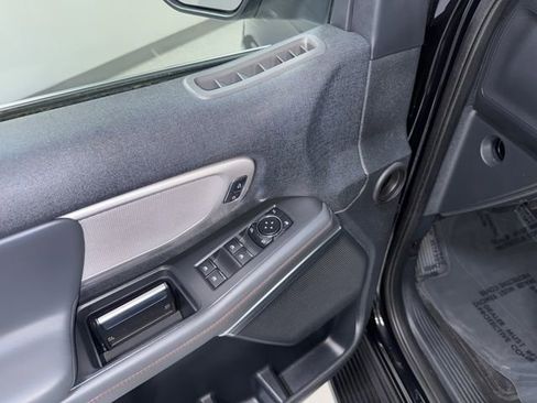 Used 2025 Ford Expedition Active image 14