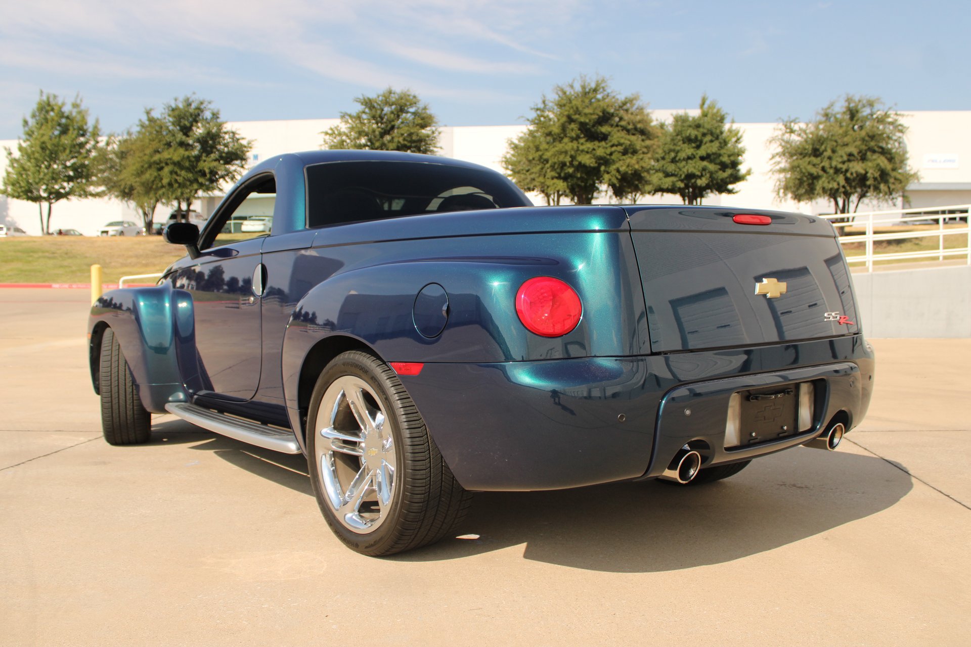 Used 2005 Chevrolet SSR w/ Preferred Equipment Group RWD image 9