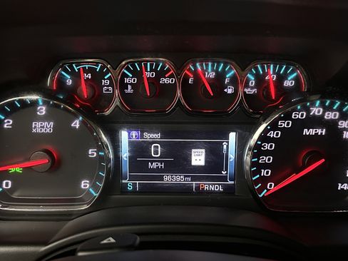 Used 2019 Chevrolet Suburban LT image 18