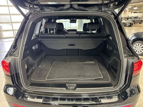 Used 2025 Mercedes-Benz GLB 250 image 38