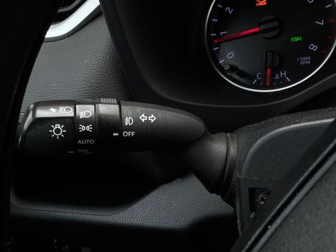 Used 2019 Toyota RAV4 XLE w/ Carpet Mat Package FWD image 35