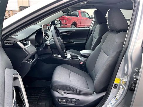 Used 2019 Toyota RAV4 XLE image 21