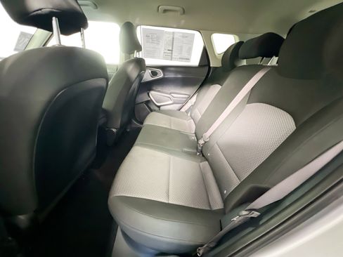 Used 2024 Kia Soul LX FWD image 27