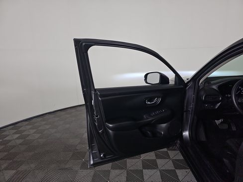 Certified 2024 Honda HR-V LX image 16