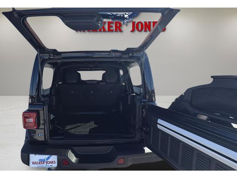 Used 2022 Jeep Wrangler Unlimited Rubicon w/ Steel Bumper Group image 16