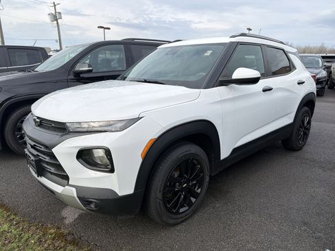 Used 2021 Chevrolet TrailBlazer LT w/ Convenience Package AWD/4WD image 4