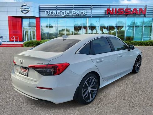 Used 2024 Honda Civic Touring image 2