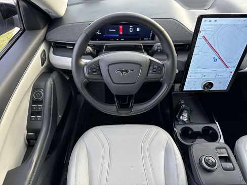 Used 2023 Ford Mustang Mach-E Premium image 29