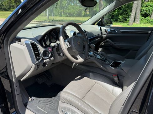 Used 2013 Porsche Cayenne Diesel image 4