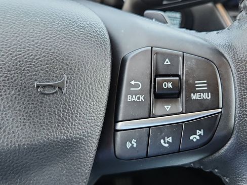 Used 2020 Ford Escape Titanium AWD/4WD image 17