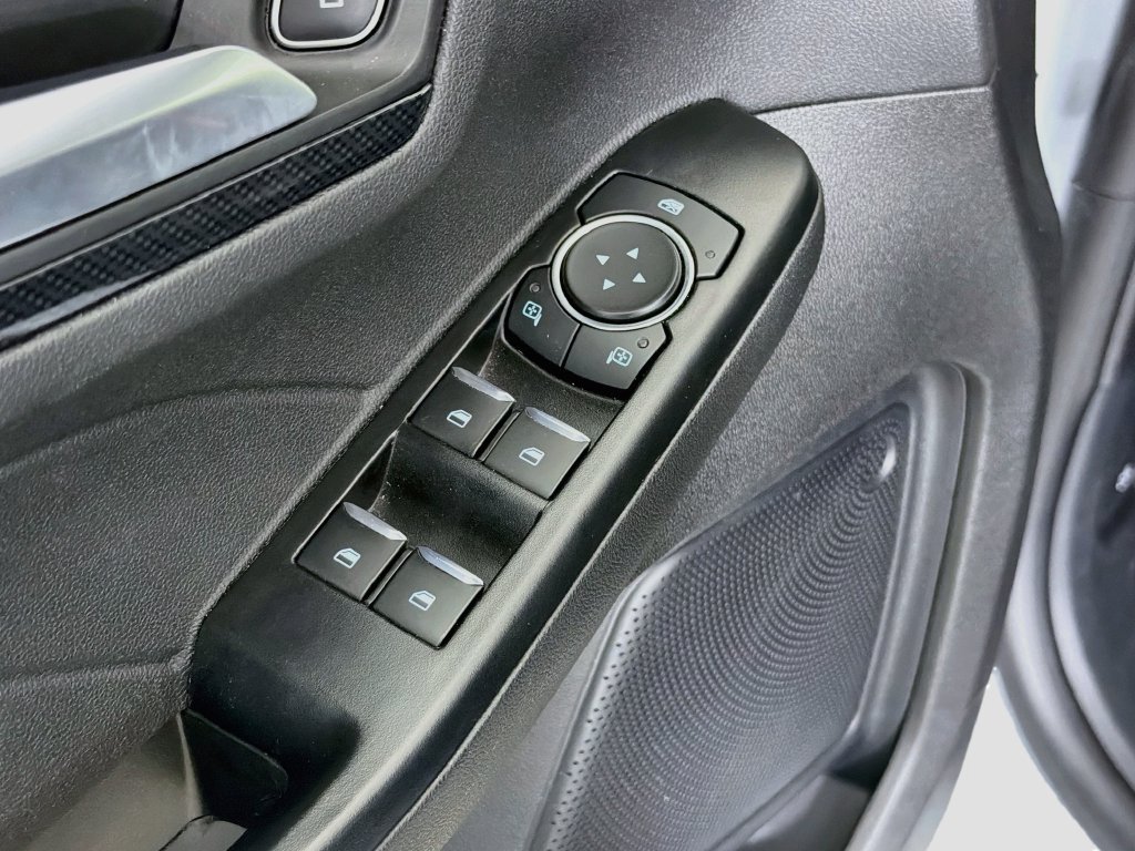 Used 2025 Ford Escape ST-Line FWD image 20