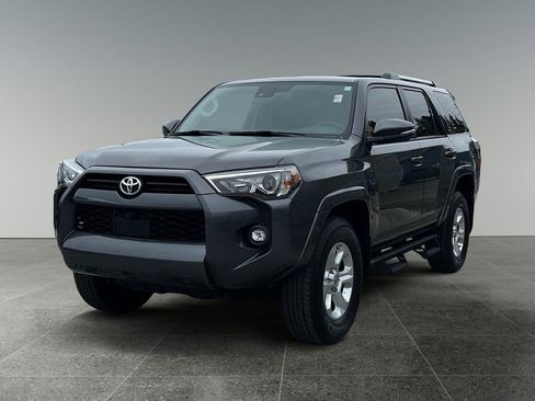Used 2022 Toyota 4Runner SR5 Premium image 3