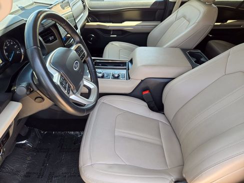 Used 2024 Ford Expedition Limited AWD/4WD image 8