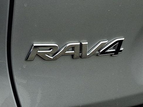 Certified 2021 Toyota RAV4 LE image 29