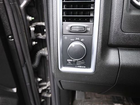 Used 2023 RAM 1500 Classic SLT AWD/4WD image 18
