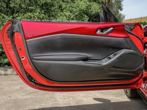 Used 2019 MAZDA MX-5 Miata RF Grand Touring image 50