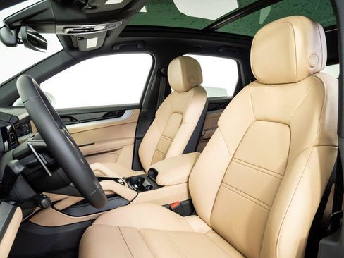 New 2026 Porsche Cayenne AWD/4WD image 5