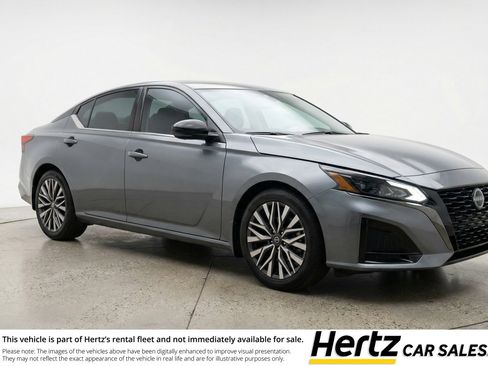 Used 2025 Nissan Altima 2.5 SV FWD image 1
