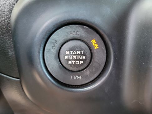 Used 2020 Jeep Wrangler Unlimited Sahara AWD/4WD image 20