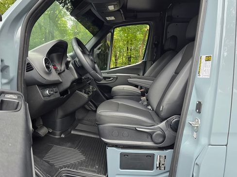 Used 2026 Mercedes-Benz Sprinter 2500 image 12