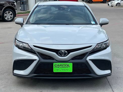 Used 2024 Toyota Camry SE image 6