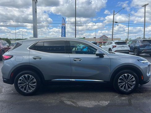 Used 2025 Buick Envision Preferred AWD/4WD image 7