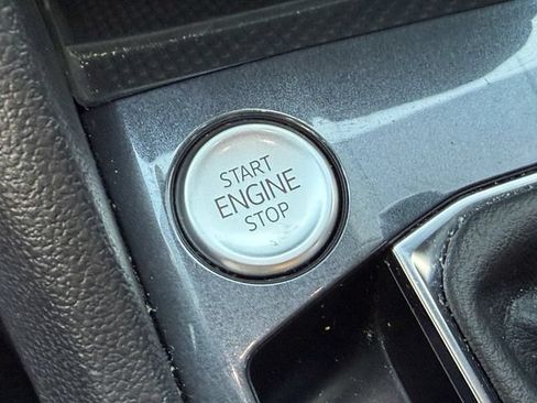 Certified 2023 Volkswagen Tiguan SE FWD image 22