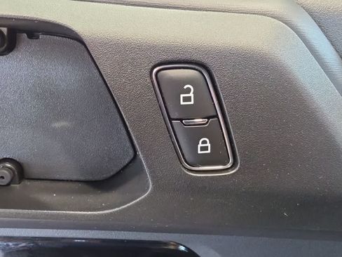 Used 2025 Ford Bronco Badlands w/ Sasquatch Package AWD/4WD image 16