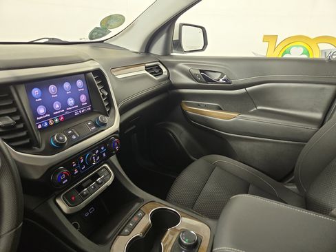 Certified 2023 GMC Acadia SLE image 25