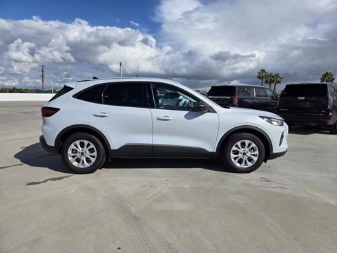 Used 2025 Ford Escape Active w/ Tech Pack #1 image 2