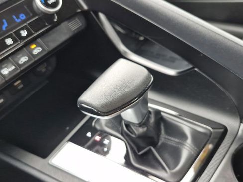 Used 2022 Hyundai Elantra SEL image 24