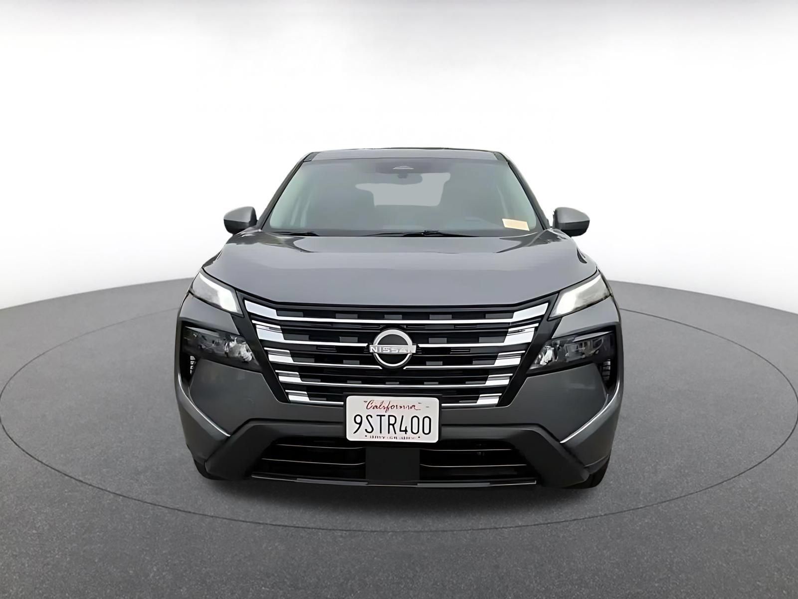 Used 2025 Nissan Rogue SV FWD image 4