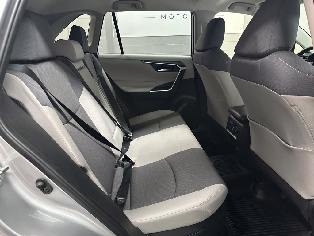 Used 2025 Toyota RAV4 XLE AWD/4WD image 20