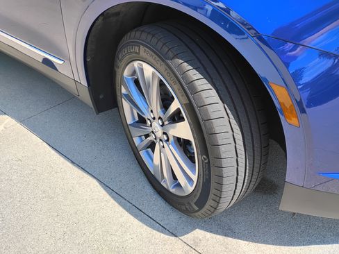 Used 2025 Cadillac XT5 Premium Luxury image 34