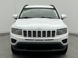 Used 2017 Jeep Compass Latitude image 2