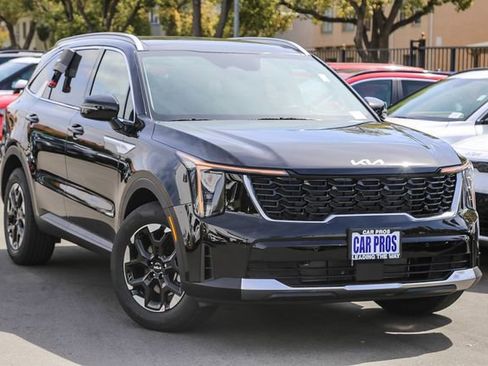 New 2026 Kia Sorento S image 2
