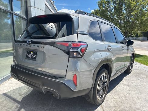 Used 2025 Subaru Forester Limited AWD/4WD image 5