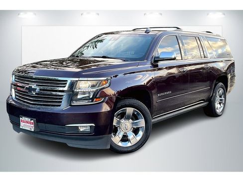 Used 2017 Chevrolet Suburban Premier image 2