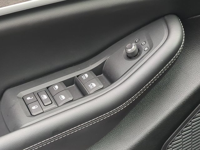 New 2027 Jeep Grand Cherokee Limited RWD image 29