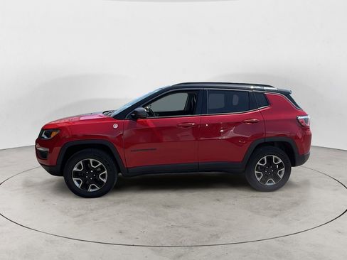 Used 2018 Jeep Compass Trailhawk w/ Leather Interior Group AWD/4WD image 3