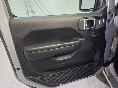 Used 2022 Jeep Wrangler Unlimited Sport AWD/4WD image 25