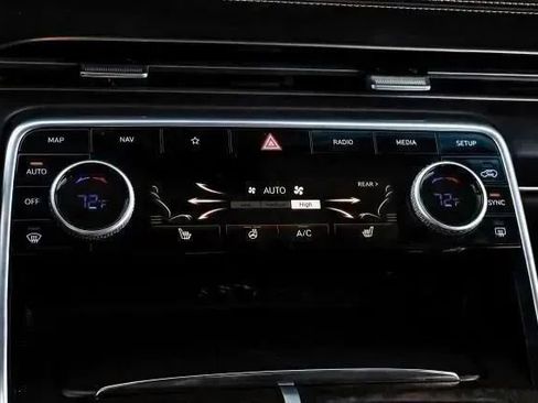 Used 2024 Genesis GV80 2.5T image 35