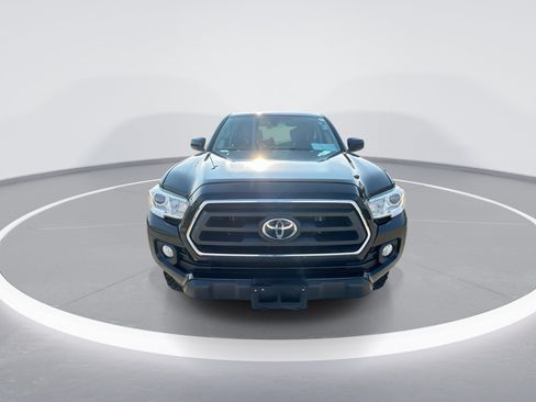Used 2020 Toyota Tacoma SR5 AWD/4WD image 3