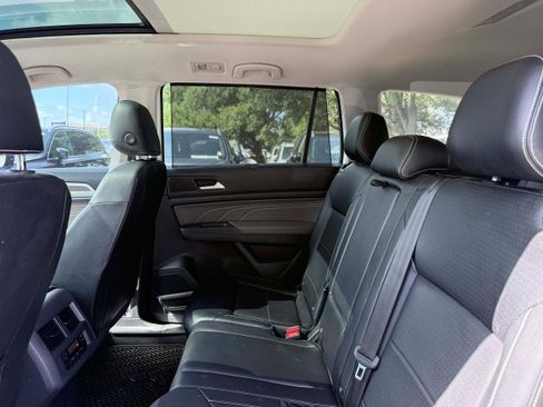Used 2022 Volkswagen Atlas SEL AWD/4WD image 14