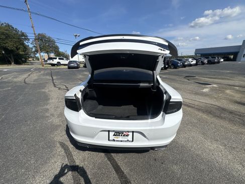 Used 2018 Dodge Charger R/T w/ Blacktop Package image 26