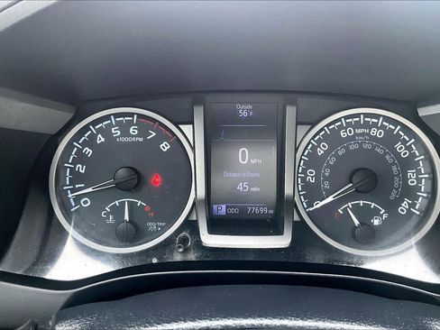 Used 2018 Toyota Tacoma SR5 AWD/4WD image 25