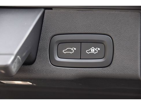 Used 2023 Volvo XC60 B5 Plus w/ Climate Package AWD/4WD image 26