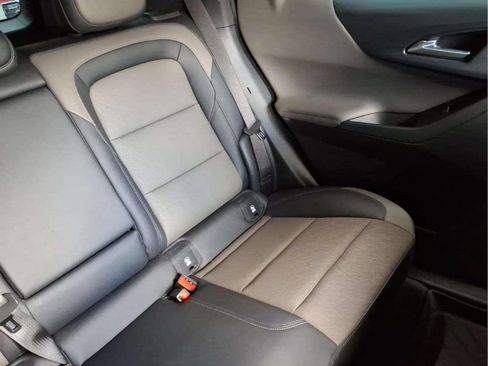 Used 2025 Chevrolet Equinox LT w/ Convenience Package II FWD image 18
